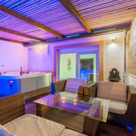 Alena Luxury Apartment With Jacuzzi 斯普利特 外观 照片