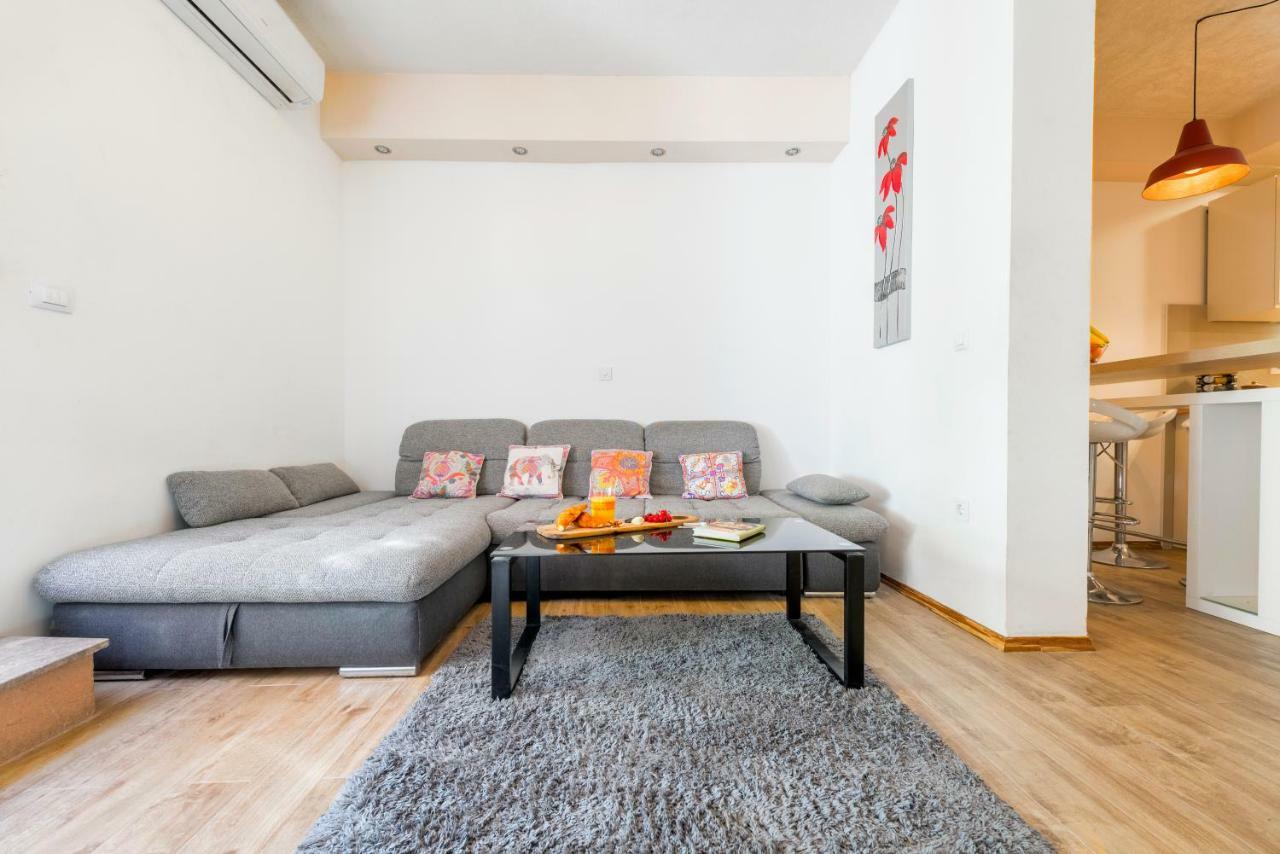 Alena Luxury Apartment With Jacuzzi 斯普利特 外观 照片
