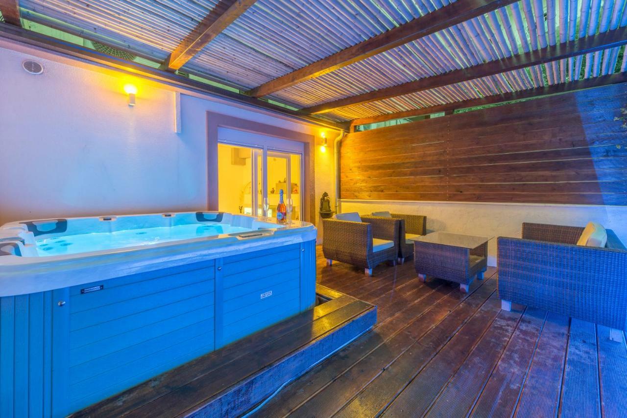 Alena Luxury Apartment With Jacuzzi 斯普利特 外观 照片