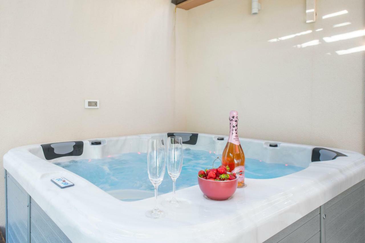 Alena Luxury Apartment With Jacuzzi 斯普利特 外观 照片
